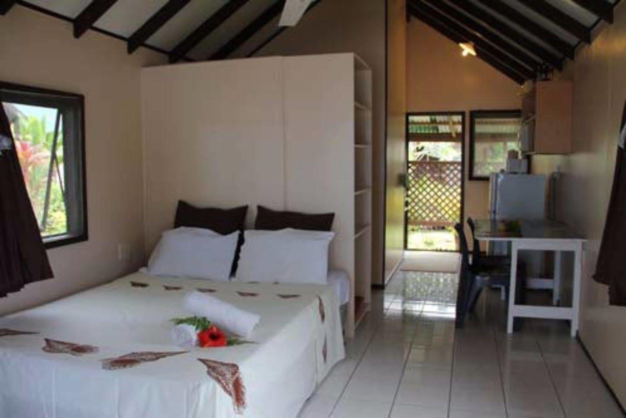 הוילה אברואה Aroko Bungalows מראה חיצוני תמונה