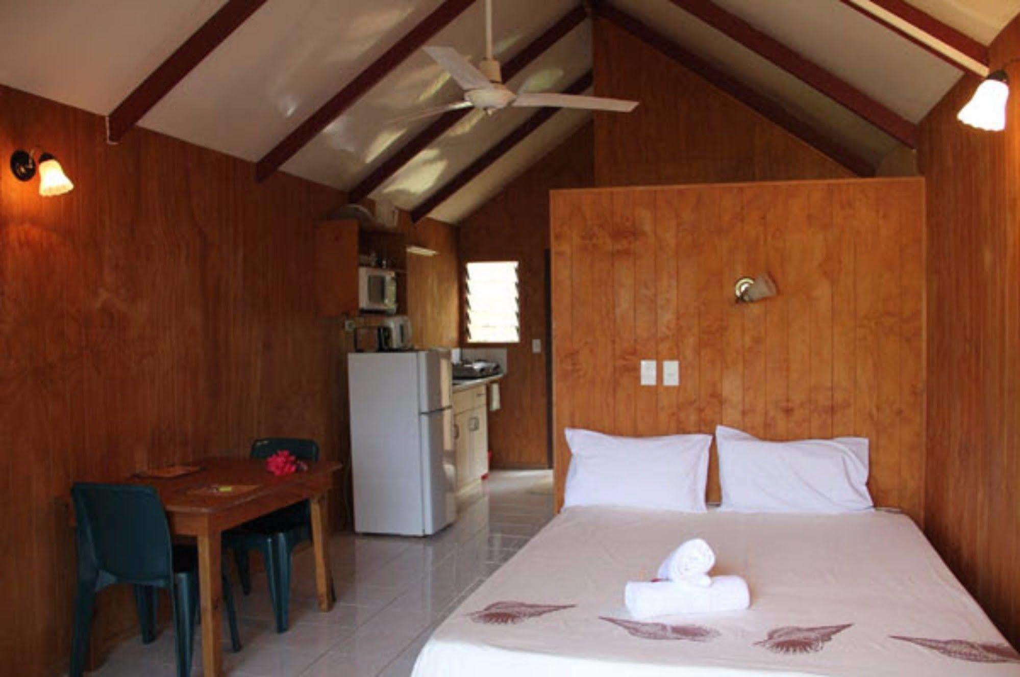 הוילה אברואה Aroko Bungalows מראה חיצוני תמונה